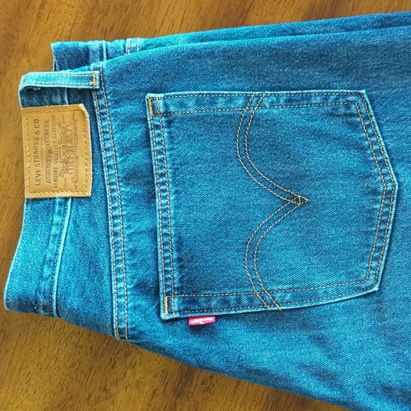 Levi's Premium 100% Cotton Wedgie Jeans in Market Stance - Picture 15 of 15